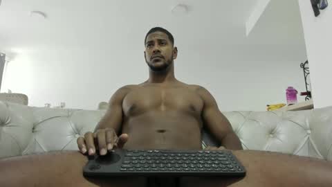 Snapshot of fit_fray chatting on 09.10.25 FRAIDER online show from 09.10.25