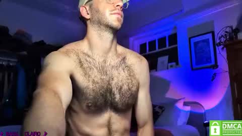 Snapshot of fitfinn_ chatting on 10.10.25 finn online show from 10.10.25