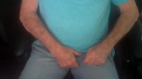 Snapshot of fithairymature chatting on 10.13.25 fithairymature online show from 10.13.25