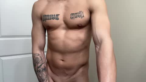 Snapshot of fithornyandtatted chatting on 01.20.25 fithornyandtatted online show from 01.20.25