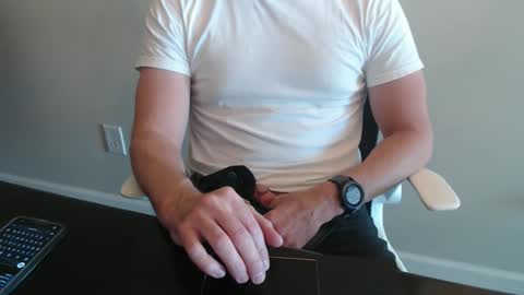 Snapshot of fithubby80 chatting on 11.14.25 fithubby80 online show from 11.14.25