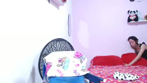 Snapshot of flacats23cm chatting on 06.18.26 flats23cm online show from 06.18.26