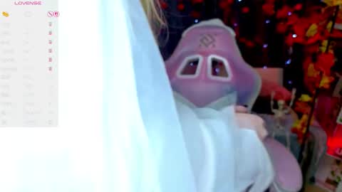 Sophie online show from 10.28.25