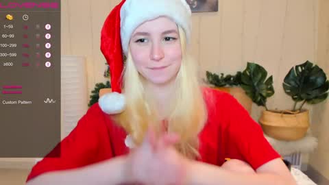 Snapshot of fleximona chatting on 12.21.24 FlexiMona online show from 12.21.24