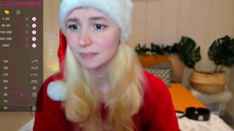 Snapshot of fleximona chatting on 12.21.24 FlexiMona online show from 12.21.24