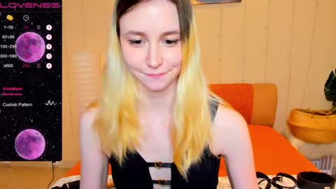 Snapshot of fleximona chatting on 02.14.25 FlexiMona online show from 02.14.25