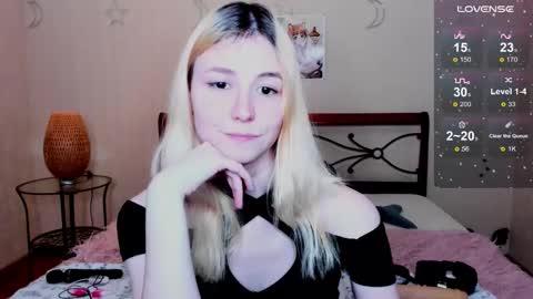 Snapshot of fleximona chatting on 10.12.25 FlexiMona online show from 10.12.25