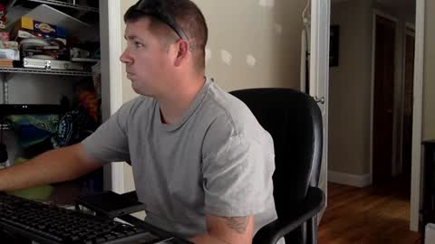 Snapshot of flguy_mike chatting on 02.05.25 FL guy online show from 02.05.25