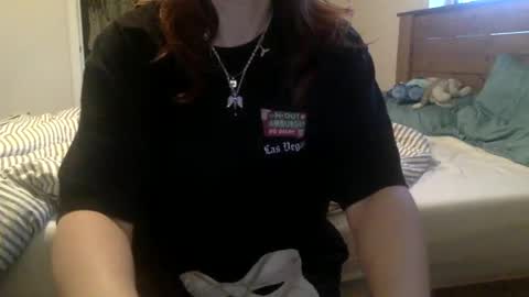 Snapshot of floraexploration chatting on 03.01.25 floraexploration online show from 03.01.25