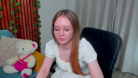 Snapshot of floralarsson chatting on 05.14.26 hey there guys im Flora no not the one from WInx. But I love magical stuff and especially I love nature. I dont know I thin online show from 05.14.26