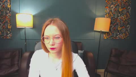 Snapshot of floralarsson chatting on 05.17.26 hey there guys im Flora no not the one from WInx. But I love magical stuff and especially I love nature. I dont know I thin online show from 05.17.26