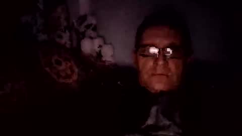 Snapshot of florin2211 chatting on 12.20.25 florin2211 online show from 12.20.25