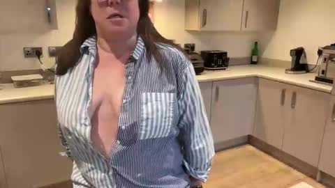 flossyishot online show from 02.20.26