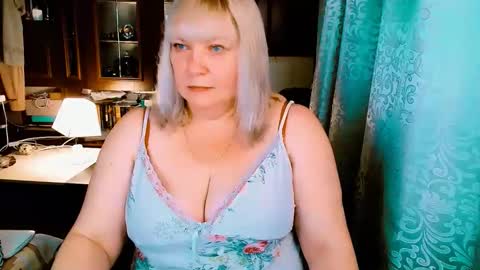 FlowerAhButterf online show from 09.21.25