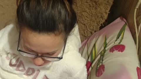 say meow and send tip  online show from 12.17.24