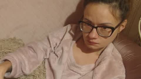 say meow and send tip  online show from 10.27.25