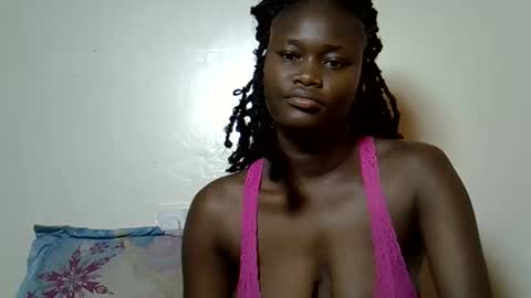 Snapshot of flowerdiva002 chatting on 11.04.25 flowerdiva002 online show from 11.04.25