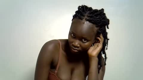 Snapshot of flowerdiva002 chatting on 11.09.25 flowerdiva002 online show from 11.09.25