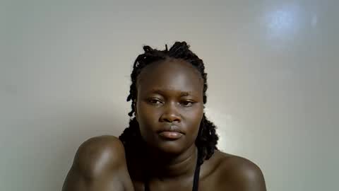 Snapshot of flowerdiva002 chatting on 11.19.25 flowerdiva002 online show from 11.19.25