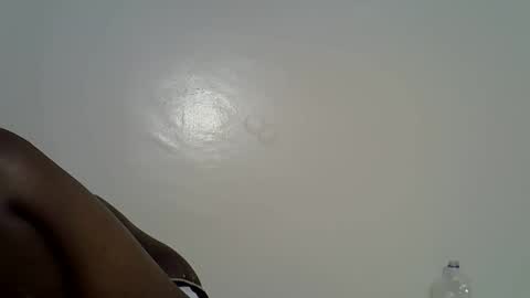 Snapshot of flowerdiva002 chatting on 11.21.25 flowerdiva002 online show from 11.21.25