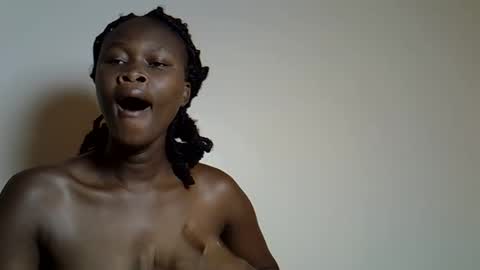 Snapshot of flowerdiva002 chatting on 11.23.25 flowerdiva002 online show from 11.23.25