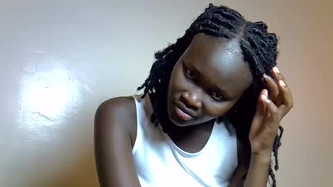 Snapshot of flowerdiva002 chatting on 11.25.25 flowerdiva002 online show from 11.25.25