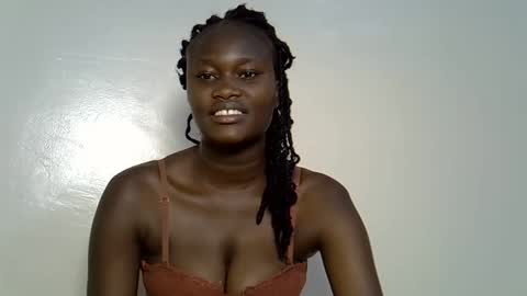 Snapshot of flowerdiva002 chatting on 11.27.25 flowerdiva002 online show from 11.27.25