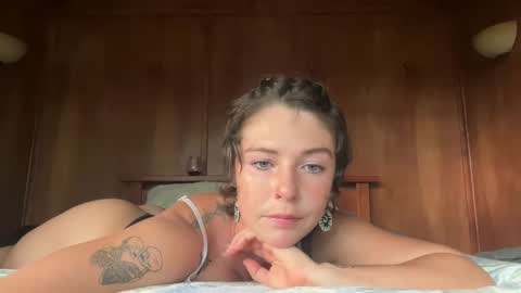 Flowergirl online show from 01.26.25