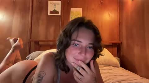 Flowergirl online show from 11.21.25