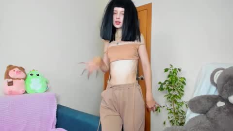 Snapshot of flowerofsin2001 chatting on 09.15.25 Flower online show from 09.15.25