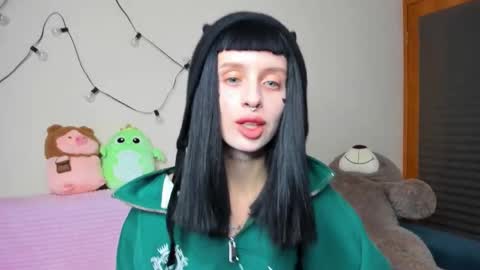 Snapshot of flowerofsin2001 chatting on 10.02.25 Flower online show from 10.02.25