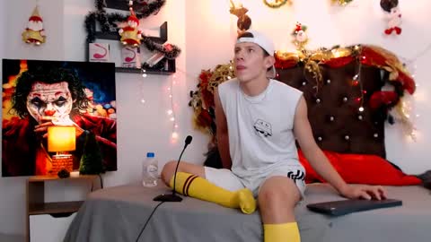 flowers109 online show from 12.14.24