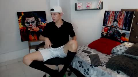 flowers109 online show from 01.31.25