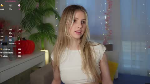 Adeline online show from 03.10.25