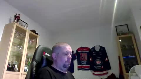 fluffy_espen online show from 03.16.26