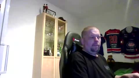 fluffy_espen online show from 03.17.26