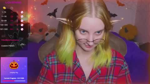 Snapshot of fluffy_muffin3 chatting on 10.22.25 Agatha online show from 10.22.25