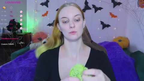 Snapshot of fluffy_muffin3 chatting on 10.29.25 Agatha online show from 10.29.25