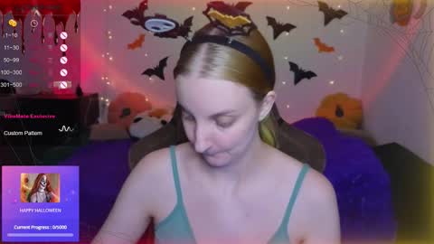 Snapshot of fluffy_muffin3 chatting on 10.31.25 Agatha online show from 10.31.25