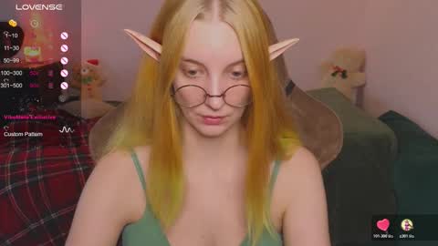 Snapshot of fluffy_muffin3 chatting on 11.02.25 Agatha online show from 11.02.25