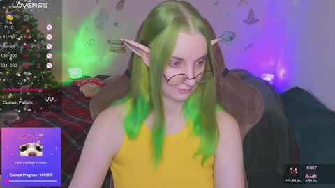 Snapshot of fluffy_muffin3 chatting on 11.21.25 Agatha online show from 11.21.25