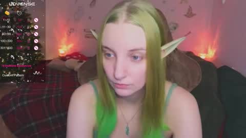 Snapshot of fluffy_muffin3 chatting on 11.27.25 Agatha online show from 11.27.25