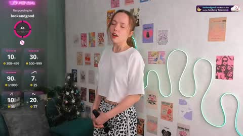 Polly online show from 01.04.25