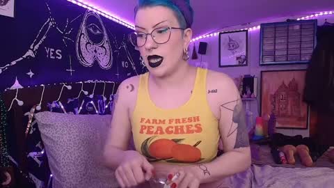 Snapshot of fondadix_ chatting on 09.17.25 Fonda Dix online show from 09.17.25