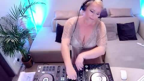 Forbidden Kitty online show from 11.05.25