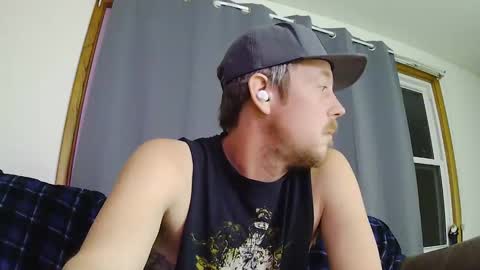 Snapshot of forgethesky chatting on 12.12.24 m online show from 12.12.24