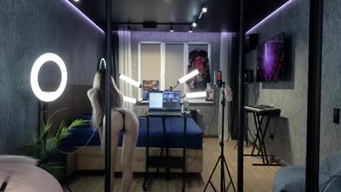 Karina and  online show from 04.15.26