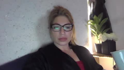 Snapshot of fox_red_lady7 chatting on 02.01.25 fox_red_lady7 online show from 02.01.25