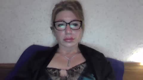 Snapshot of fox_red_lady7 chatting on 02.05.25 fox_red_lady7 online show from 02.05.25