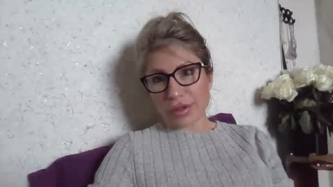 Snapshot of fox_red_lady7 chatting on 02.01.26 fox_red_lady7 online show from 02.01.26